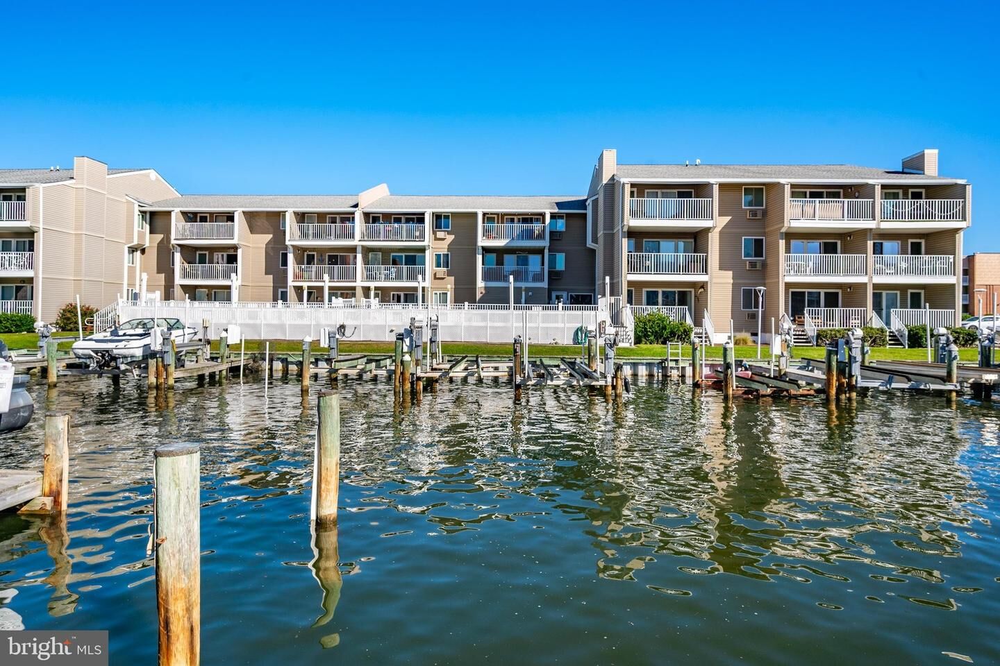 Property Photo:  731 Mooring Road 205  MD 21842 