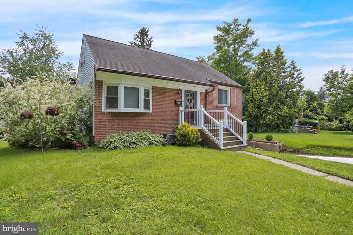 Property Photo:  6 Darlin Drive  PA 19609 