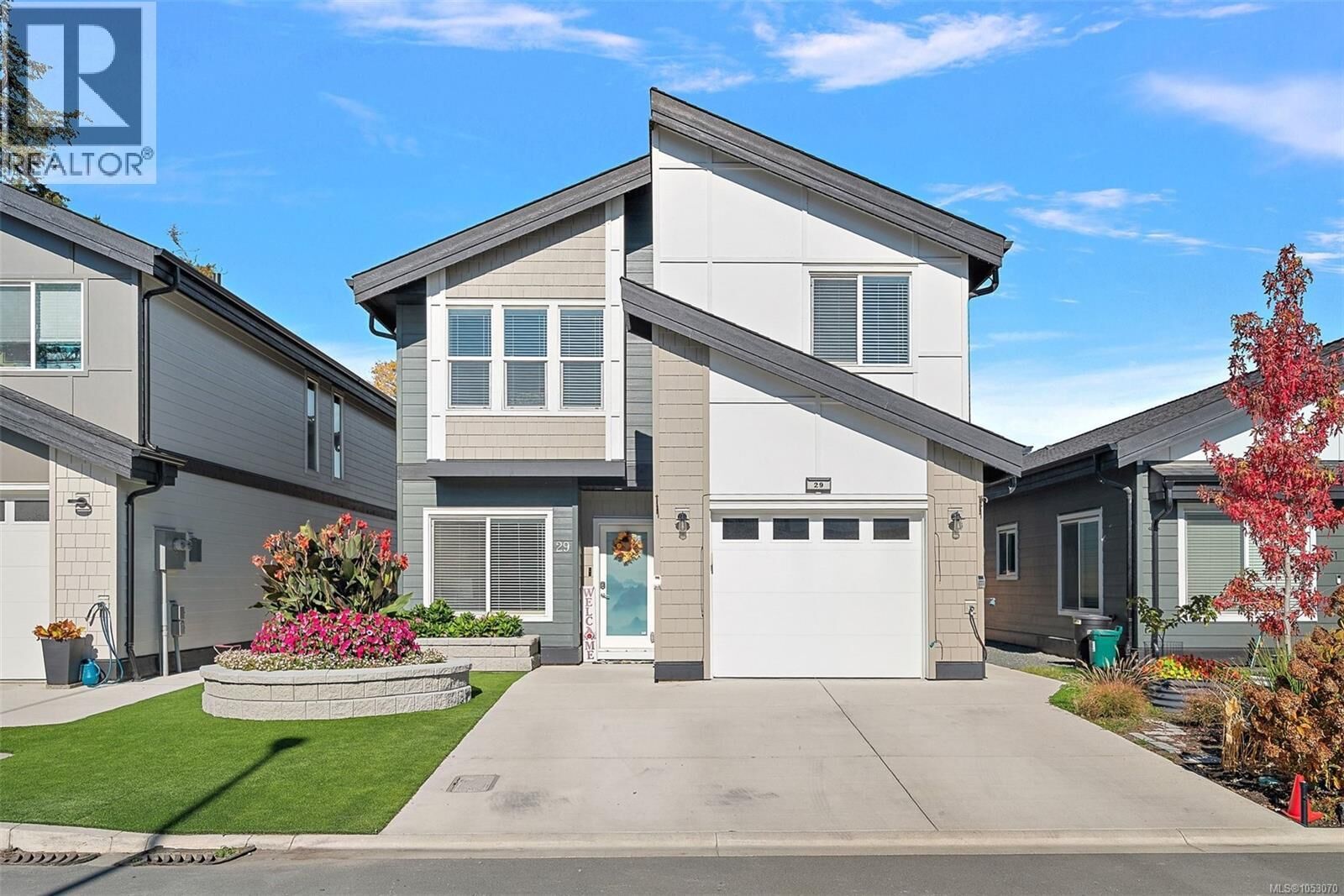 Property Photo:  29 Saanich Ridge Drive  BC V8M 0B8 