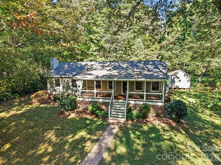 Property Photo: 7605 Hedrick Circle NC 28078