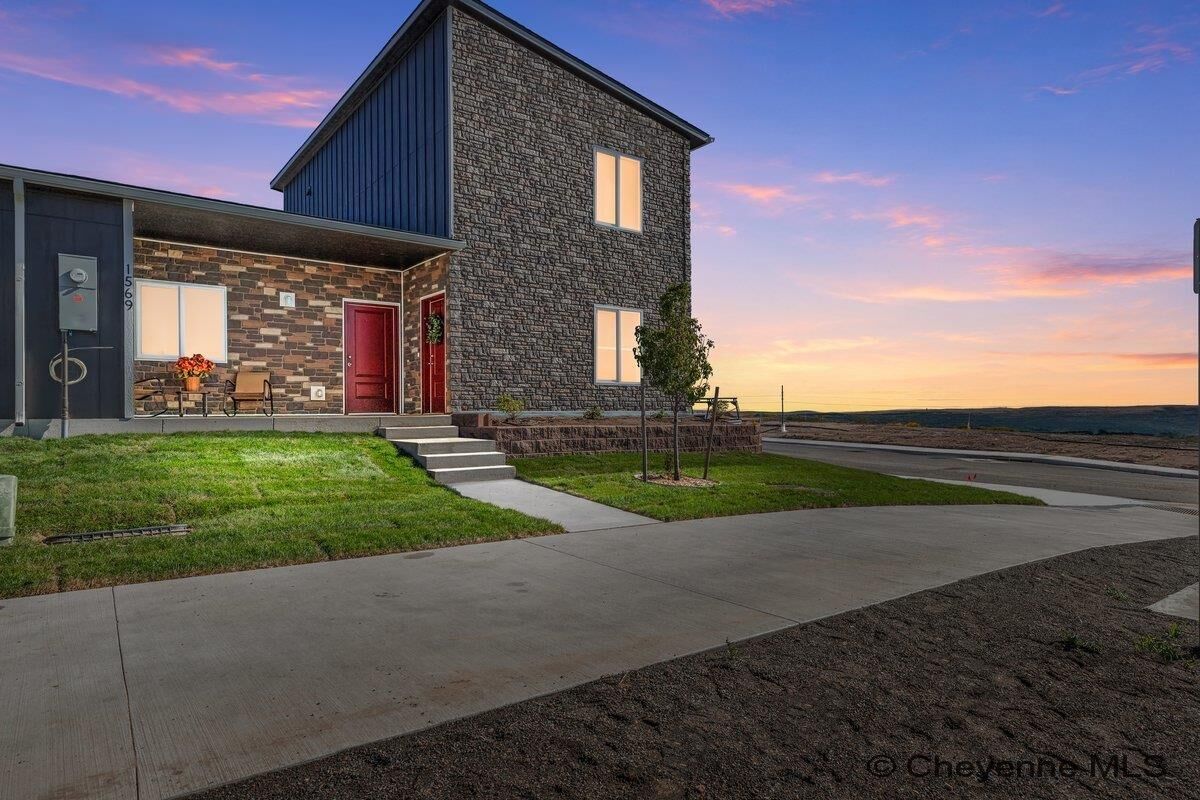 Property Photo:  1527 York Ave  WY 82007 