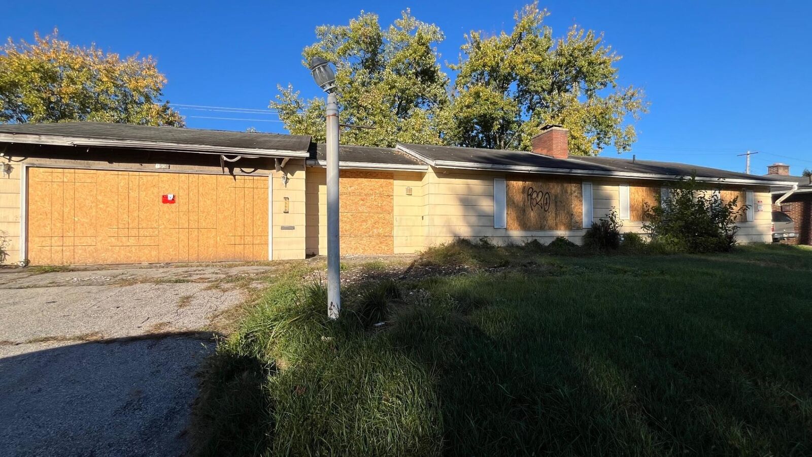 Property Photo:  1309 S James Road  OH 43227 
