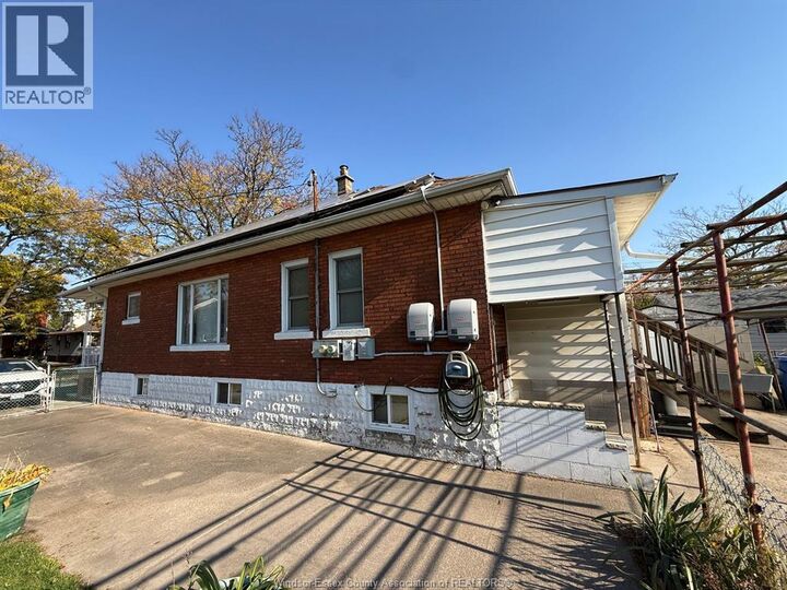 Property Photo:  539 Brock St  ON N9C 2T1 