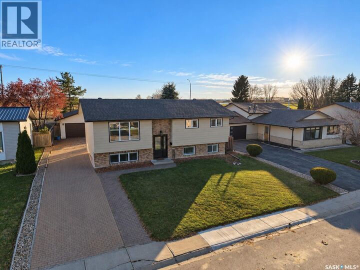Property Photo:  3375 Dent Crescent  SK S6V 7H1 