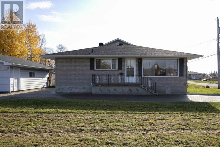 Property Photo:  63 Murton Ave  ON P6C 4G5 