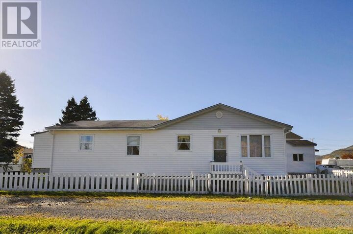 Property Photo:  6 Mount Pleasant Street  NL A0B 2Y0 