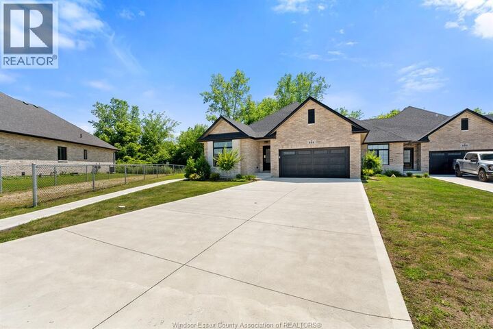 Property Photo:  261 Livingstone Crescent B (Lower)  ON N9V 0H1 