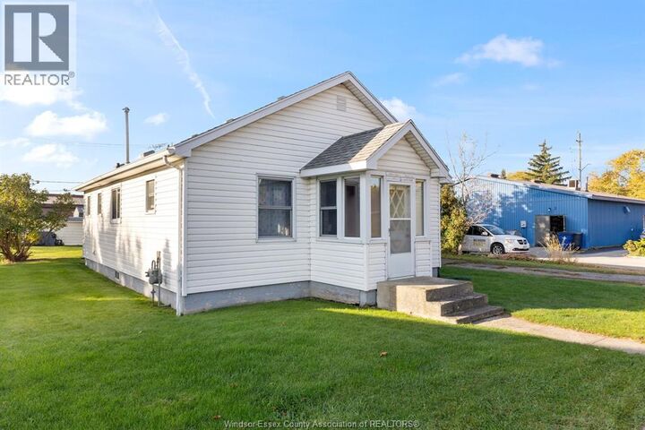 Property Photo:  2 Centre Street East  ON N0P 2L0 