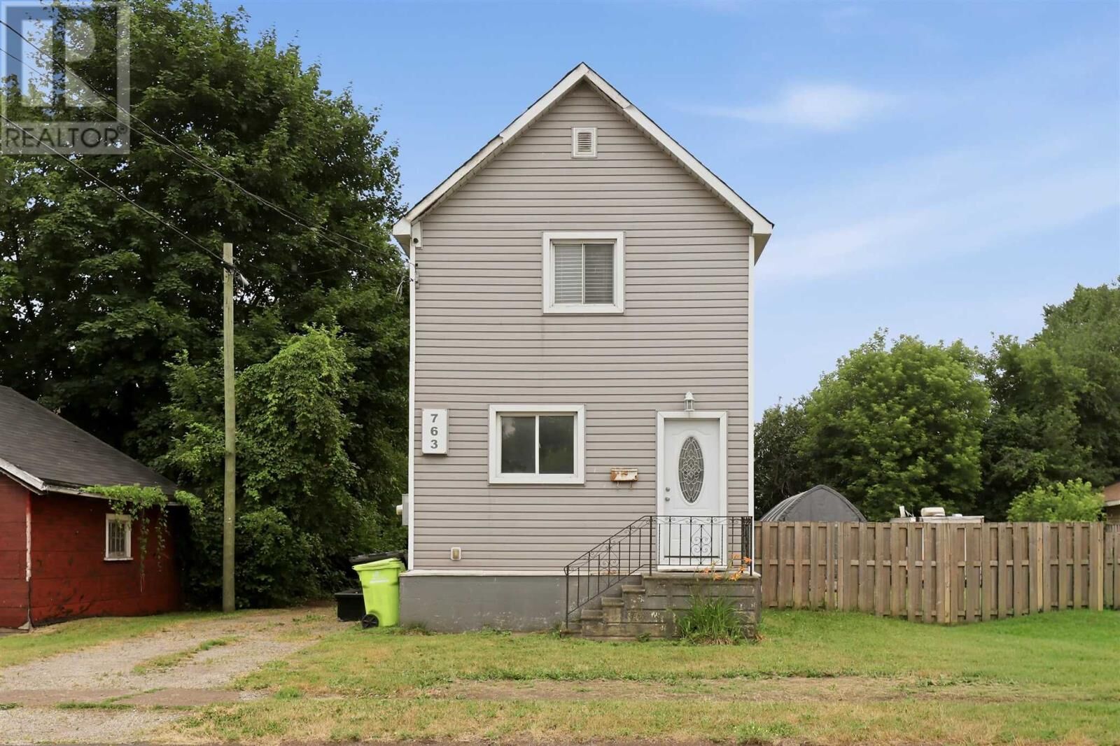 Property Photo:  763 Dyment St  ON P6C 1E7 