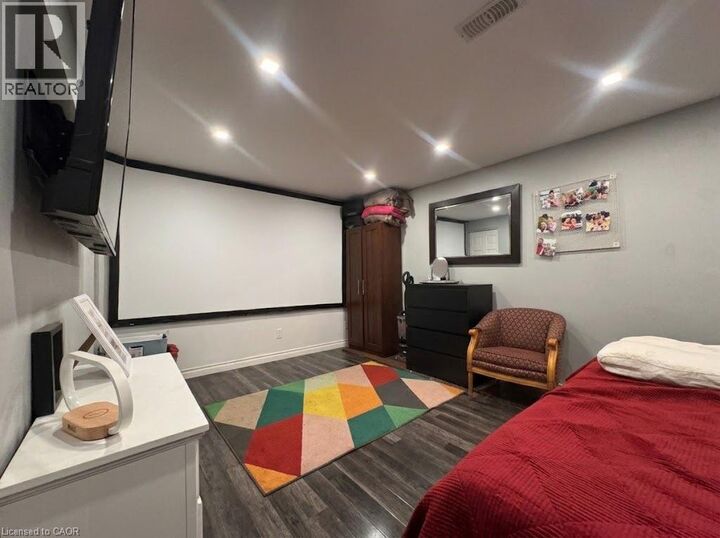 Property Photo: 35 Big Springs Court ON N2E 4H2