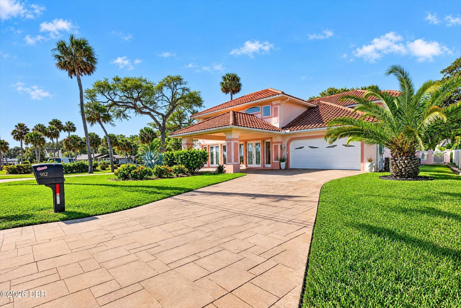 Property Photo:  912 Riverside Drive  FL 32117 