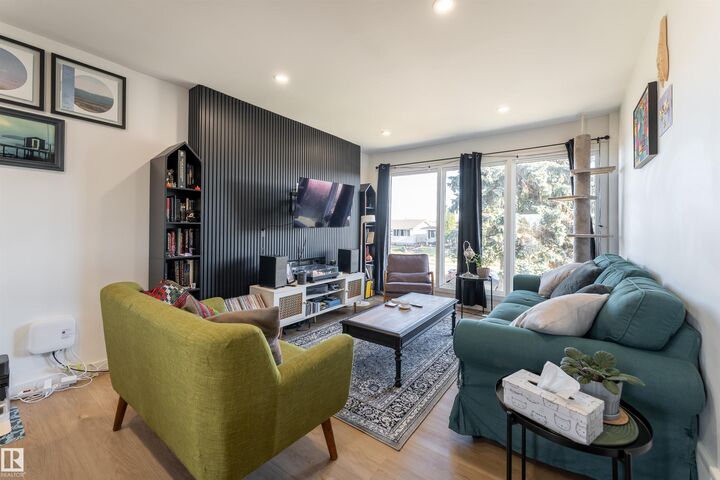 Property Photo:  13412 135 Street NW  AB T5L 1Y9 