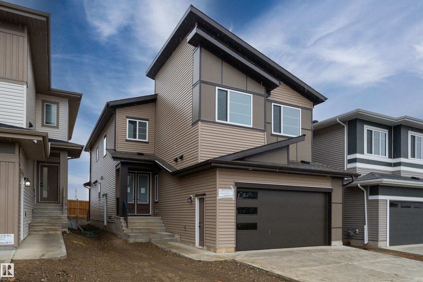 Property Photo:  2314 6A Avenue SW  AB T6X 3P4 