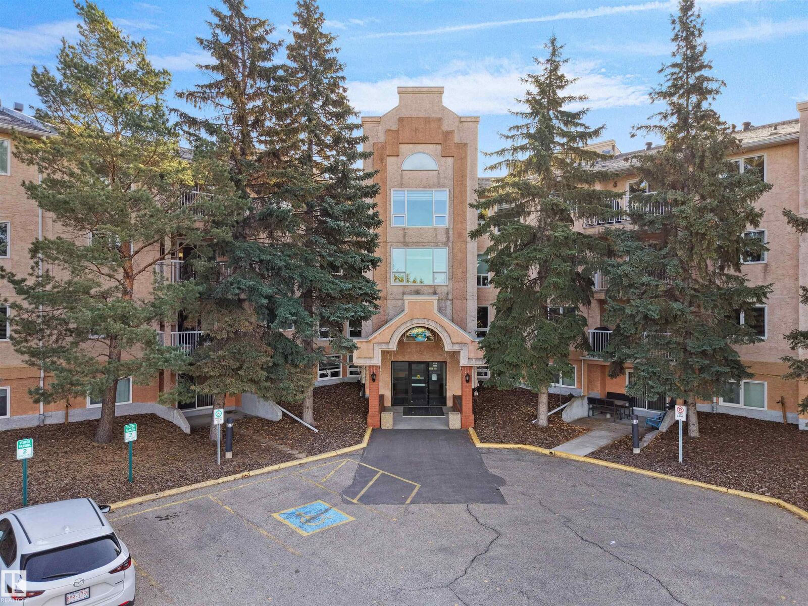 Property Photo:  10935 21 Avenue NW 314  AB T6J 6R3 
