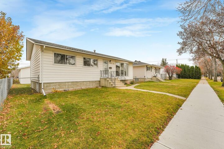 Property Photo:  12113 44 Street NW  AB T5W 2T2 