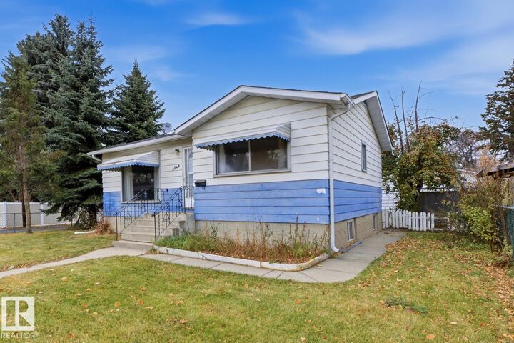 Property Photo:  3642 113 Avenue NW  AB T5W 0P8 
