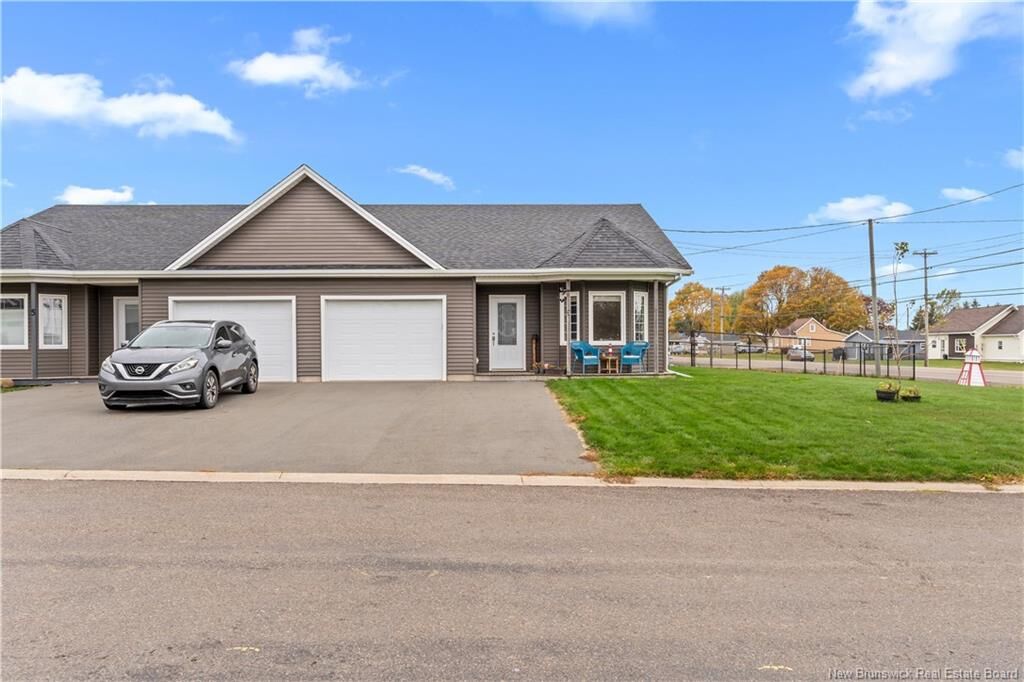 Property Photo:  3 Mackinnon Street  NB E4P 0R6 