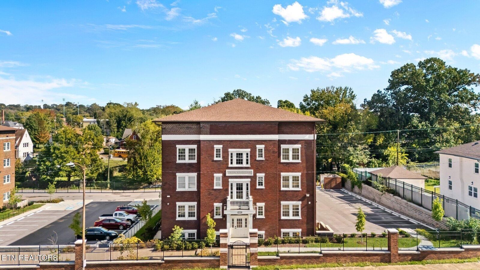 Property Photo:  2724 E Magnolia Ave 404  TN 37914 