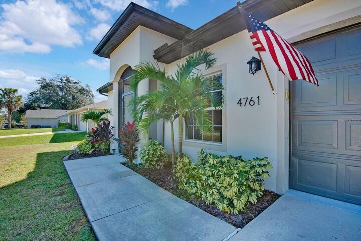 Property Photo:  