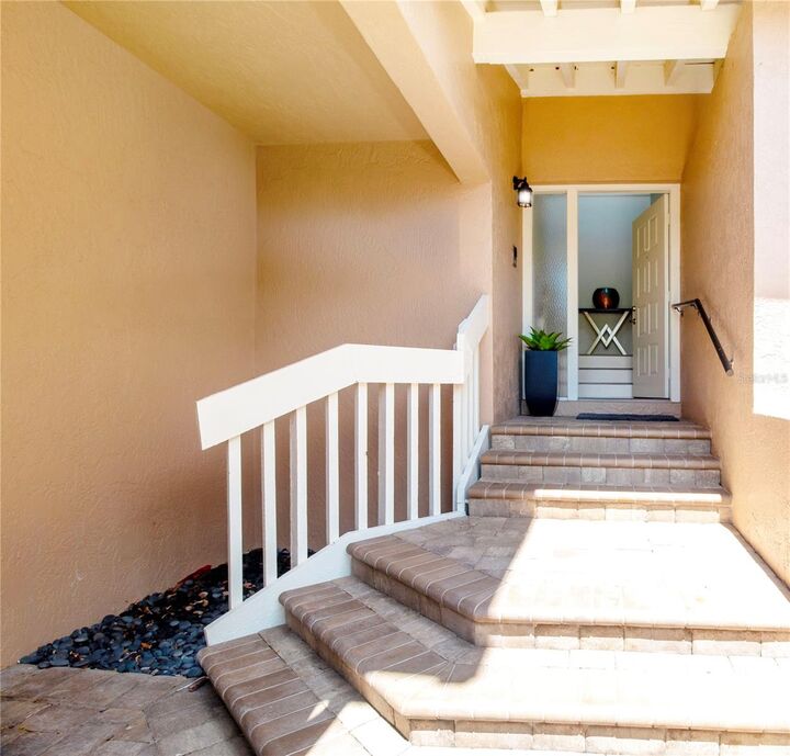 Property Photo: 5273 Heron Way 202 FL 34231