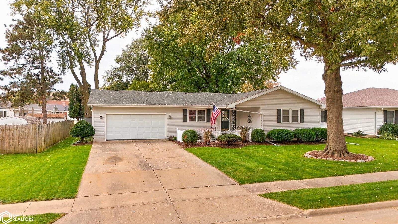 Property Photo:  2905 Lawn Avenue  IA 52601 