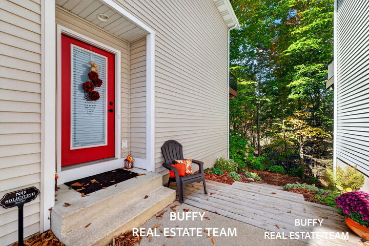 Property Photo:  907 Bluff Creek Drive  MI 49417 