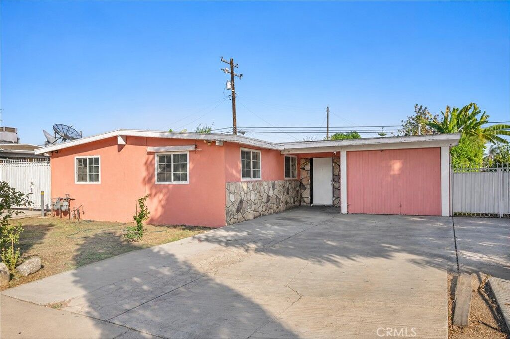 Property Photo:  338 S Sandalwood  CA 91744 