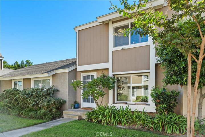Property Photo: 52 Briarwood CA 92604