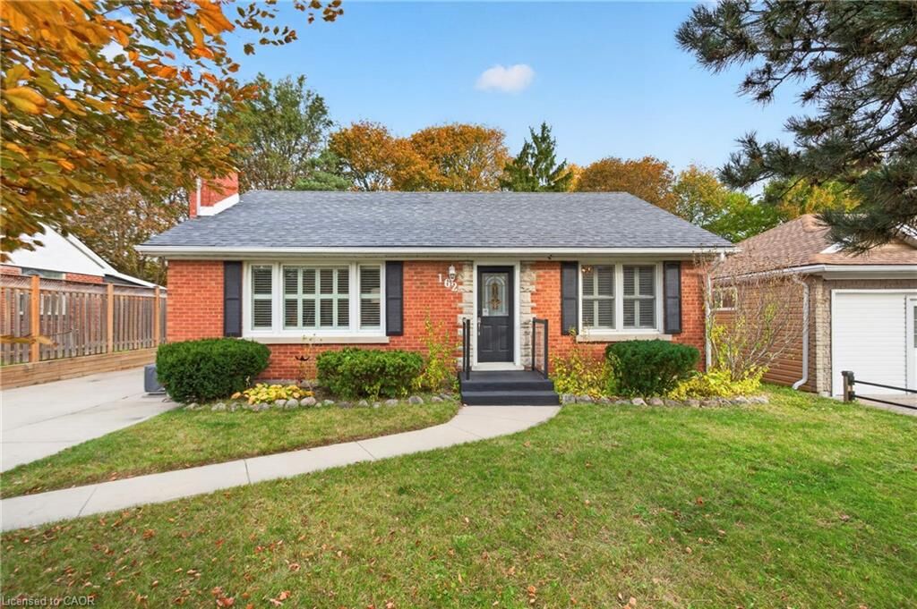 Property Photo:  162 Fairfield Avenue  ON N2H 6C5 