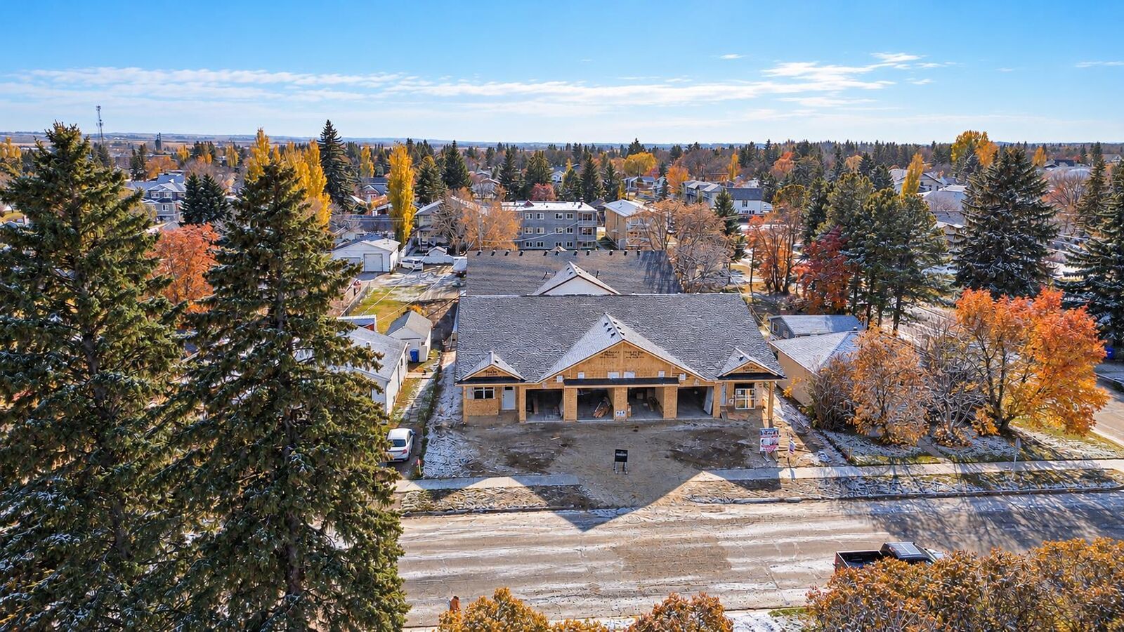 Property Photo: 5463 55 Avenue 4 AB T4L 1M1