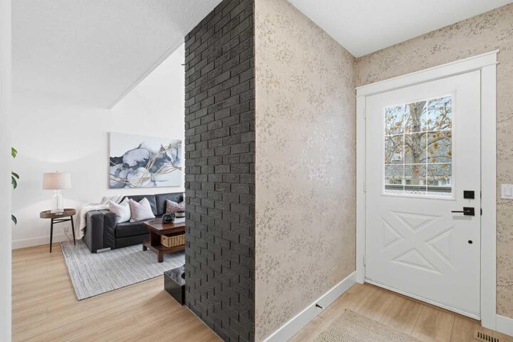 Property Photo:  28 Berwick Crescent NW 52  AB T3K 1Y7 