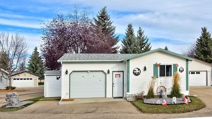 Property Photo:  2323 Danielle Drive  AB T4R 2Z8 
