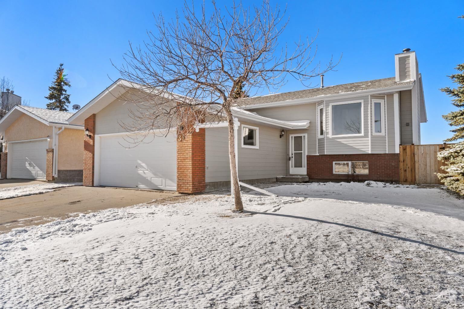 Property Photo:  33 Assiniboine Drive  AB T0G 2C0 