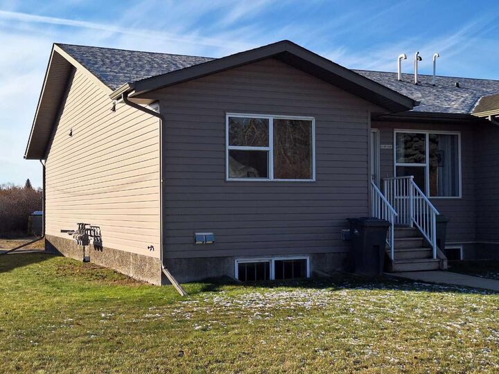 Property Photo:  5311 57 Avenue 1  AB T4J 1B0 
