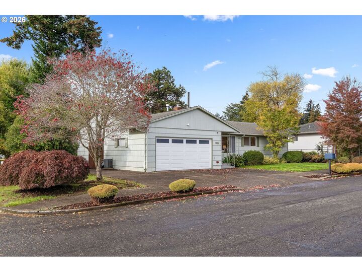 Property Photo: 1905 SE 154th Ave OR 97233