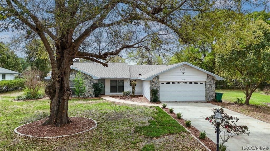 Property Photo:  6068 W Douneray Loop  FL 34429 
