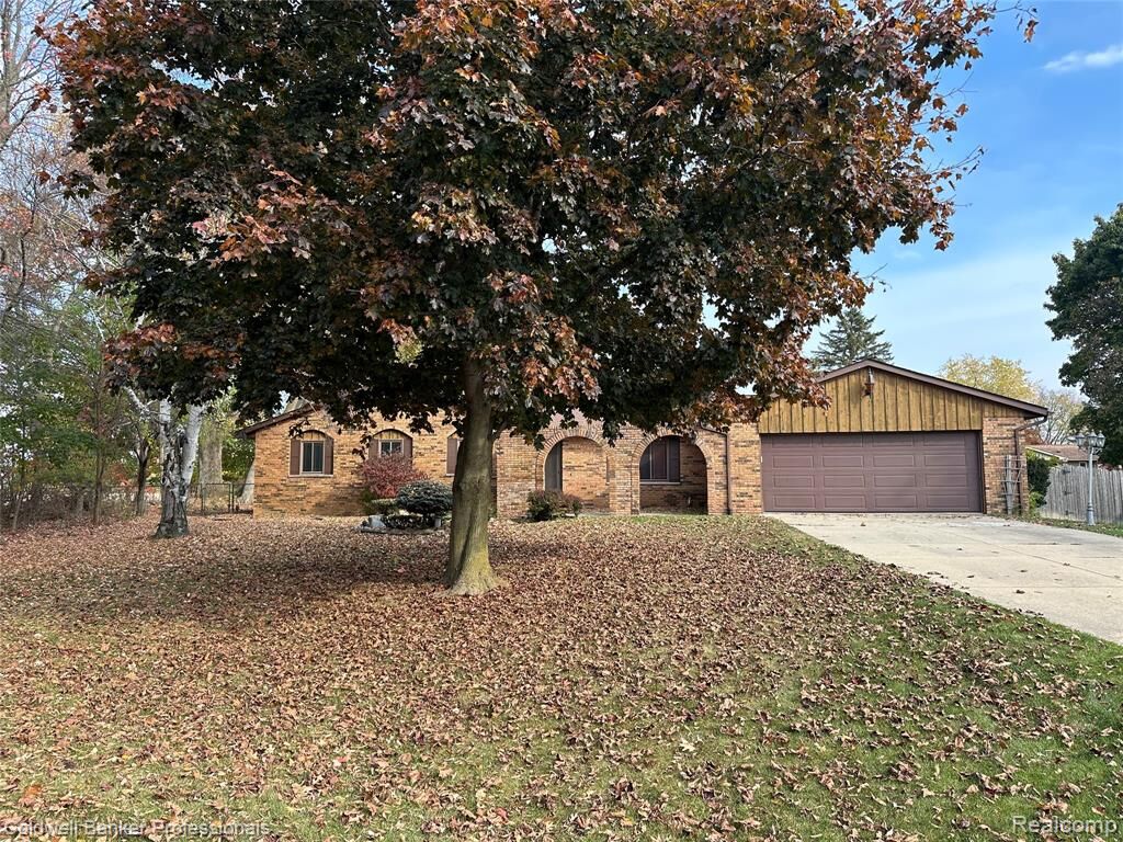 Property Photo: 1103 Don Wayne Drive MI 48446