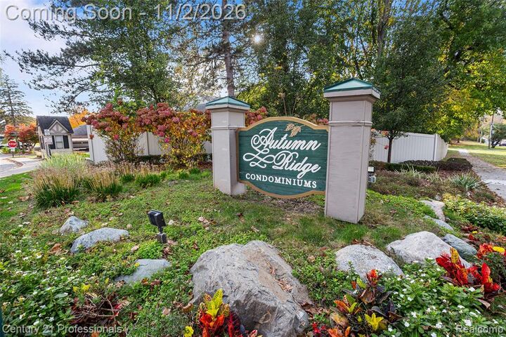 Property Photo:  24861 Cashmere Court  MI 48033 