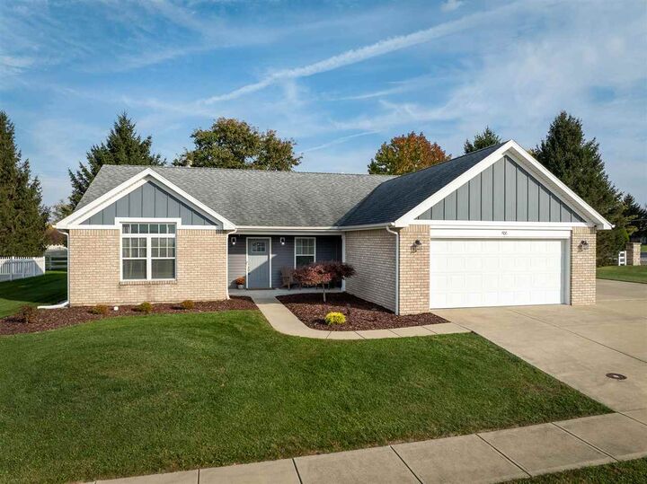 Property Photo:  806 Willow Dr  IN 47330 