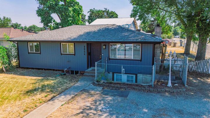 Property Photo:  3004 E Baldwin Ave  WA 99207 