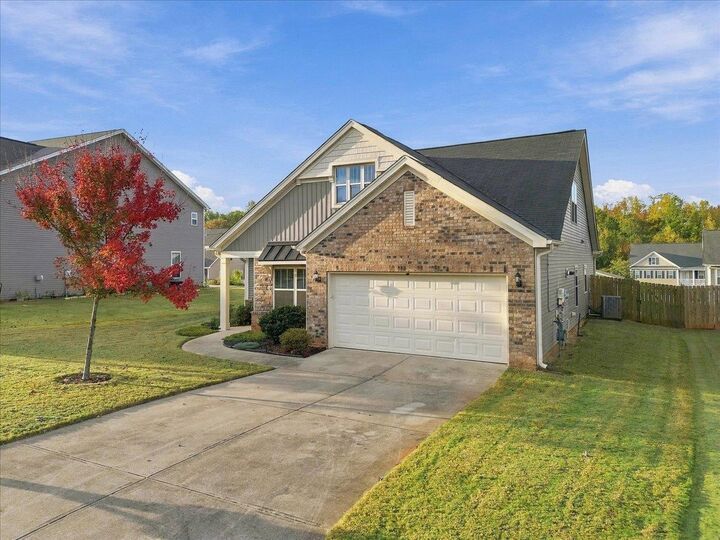 Property Photo: 565 Goldstone Lane SC 29316