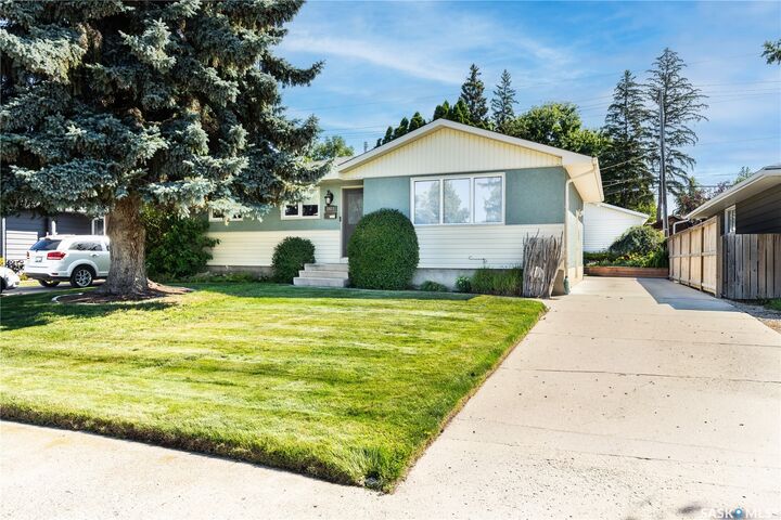 Property Photo:  2611 Woodward Avenue  SK S7J 2E6 