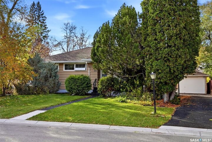 Property Photo:  20 Montgomery Road  SK S4S 5C4 