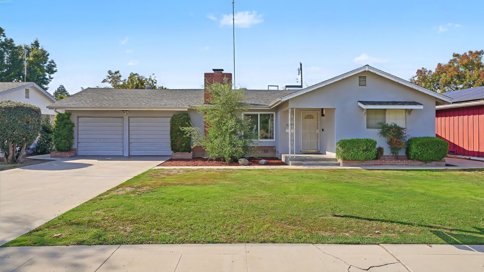 Property Photo:  2227 S Terrace Street  CA 93277 