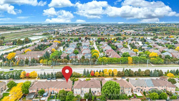 Property Photo:  3864 Coachman Circle  ON L5M 6R4 