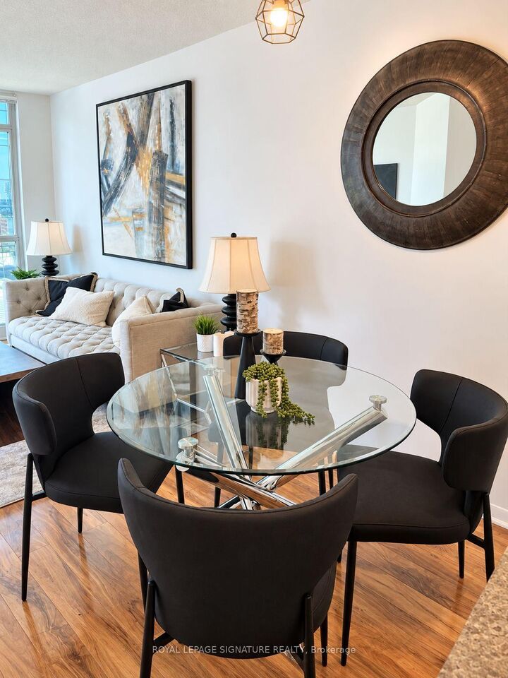 Photo de la propriété: 18 Yonge Street 1801 ON M5E 1Z8