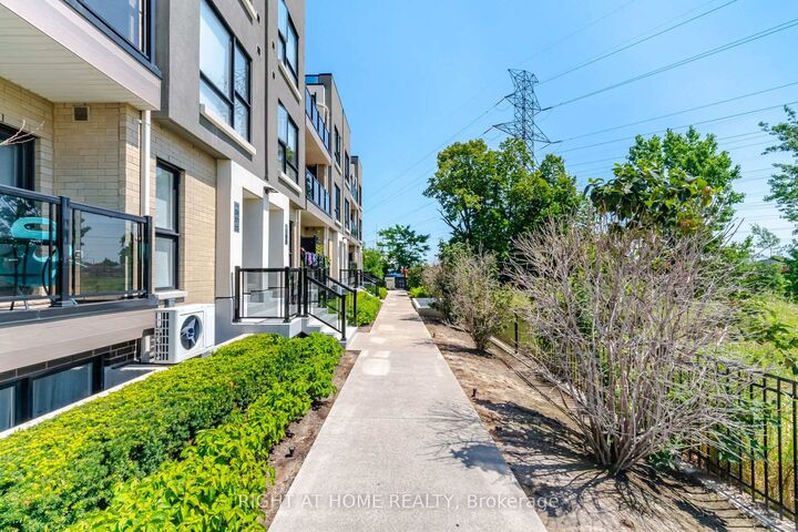 Property Photo: 515 Kingbird Grove 233 ON M1B 0E3