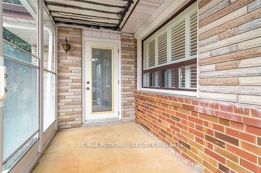 Property Photo:  6 Jubilee Crescent Main  ON M9M 1L3 