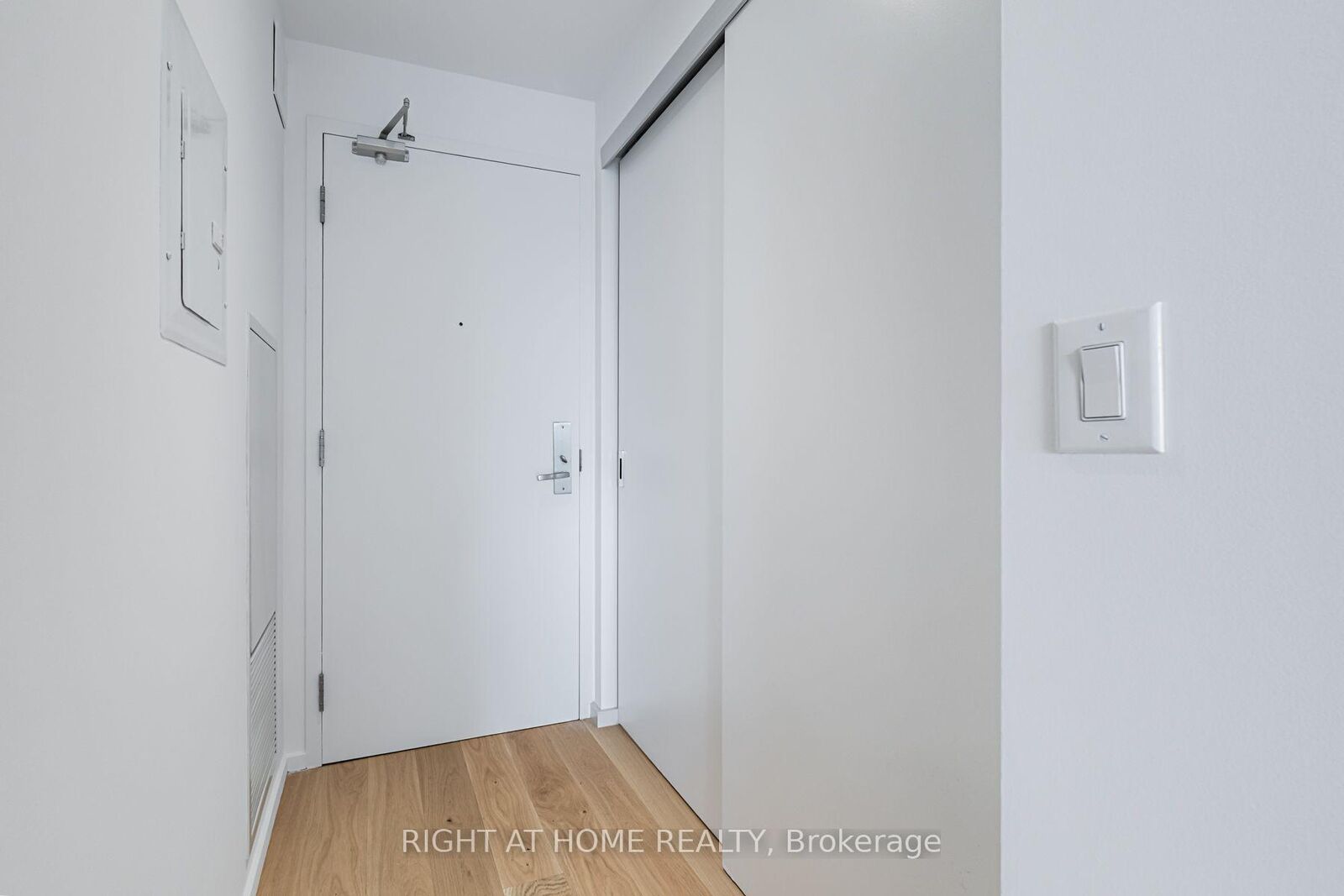 Property Photo:  8 Charlotte Street 902  ON M5V 0K4 