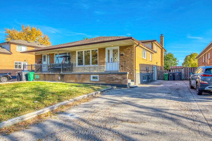 Property Photo: 7605 Discus Crescent Upper ON L4T 2V4
